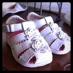 Toddler size 4 Sandals Velcro Flower Shoes